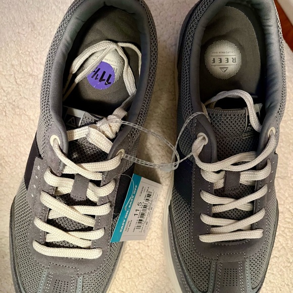Reef Men\'s Gray Mesh & Suede Low-Top Sneakers